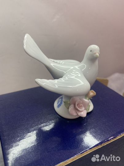 Голубь фарфоровый