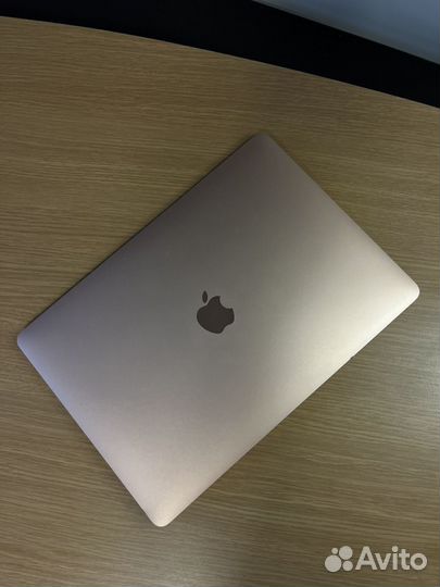 Macbook air 13 2020 intel core i5 (Retina, 256 gb)