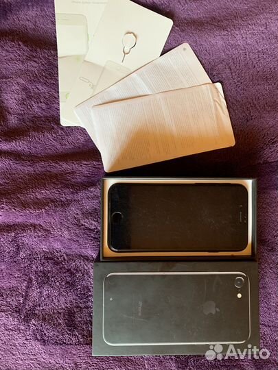 Телефон iPhone 7 Jet Black 32GB