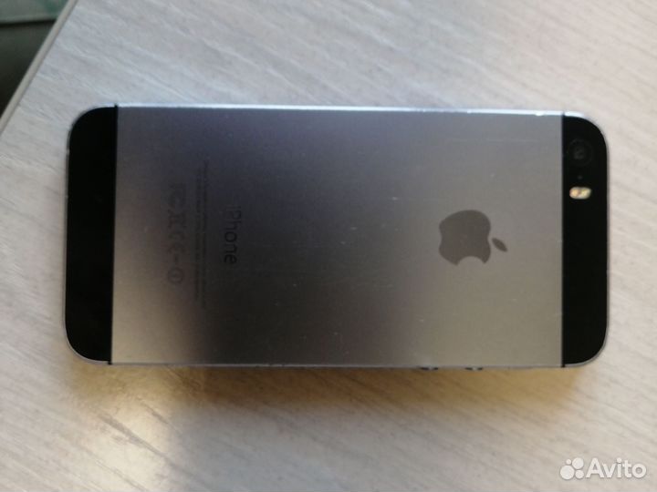 Телефон iPhone 5s