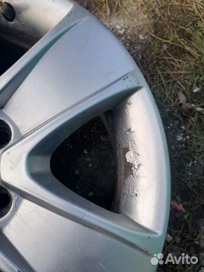 Литой диск r16