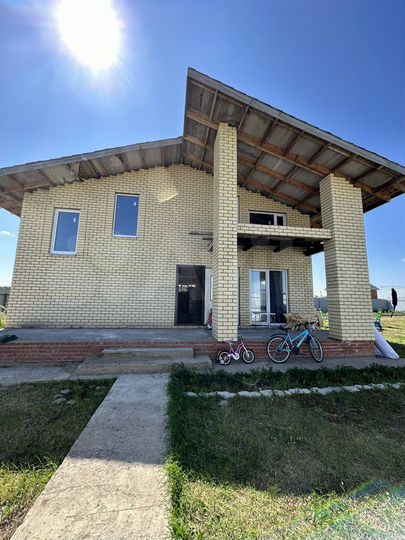 Дом 192,1 м² на участке 10 сот.