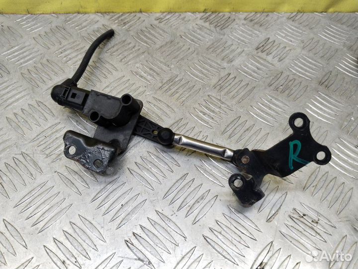 Датчик высоты дорожного просвета задний Audi Q3 8U