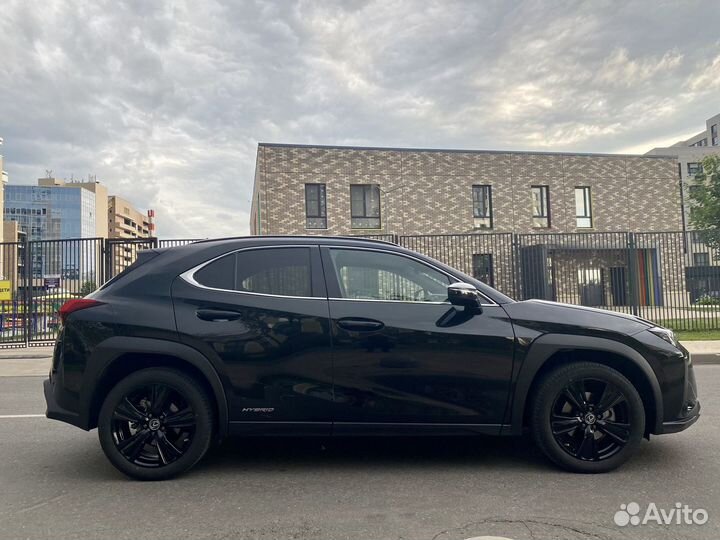 Lexus UX 2.0 CVT, 2022, 25 000 км