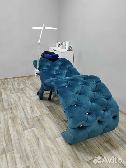 Мастер по наращиванию ресниц (лешмейкер)