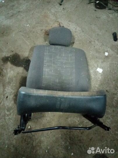 Сиденье переднее правое Renault Logan LS0G/LS12