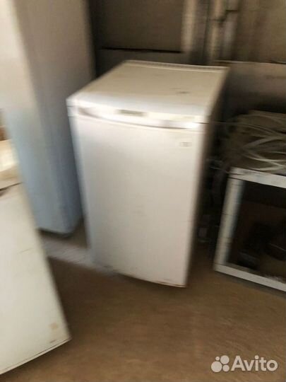 Холодильник маленький бу