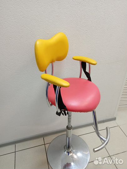 Детское кресло для стрижки