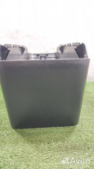 Консоль центральная (без подлокотника) Lexus RX40