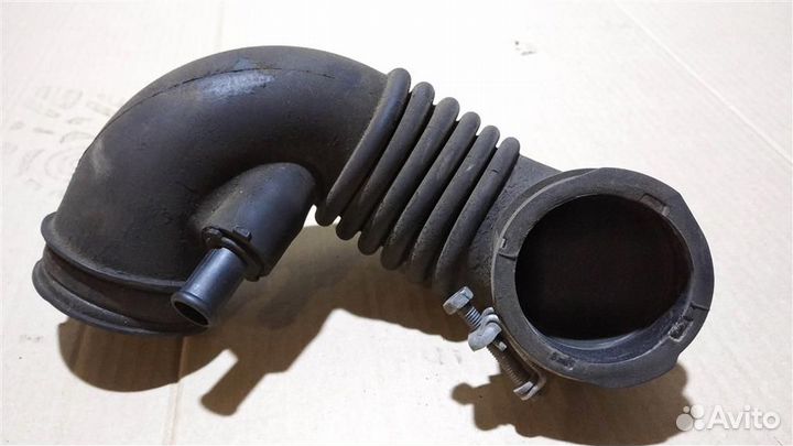 Патрубок воздушного фильтра toyota BB NCP31