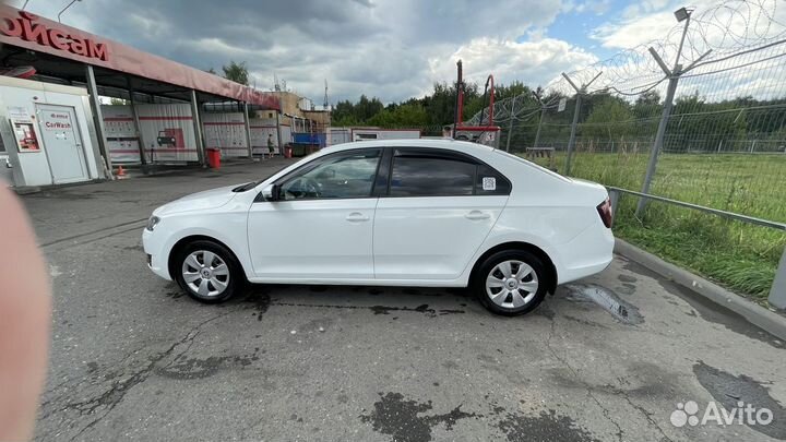 Skoda Rapid 1.6 AT, 2019, 195 000 км