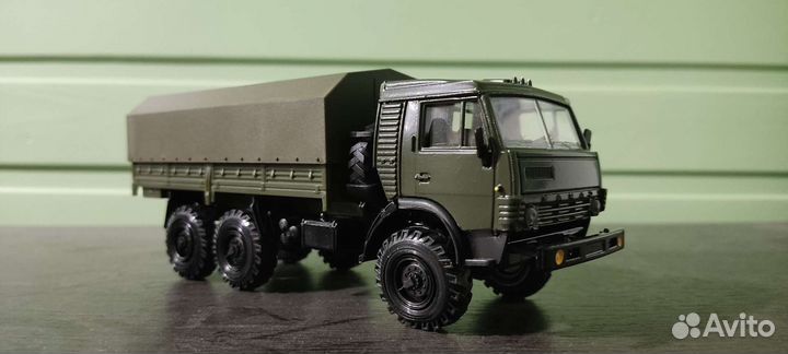 Модель автомобиля камаз 43101 с тентом