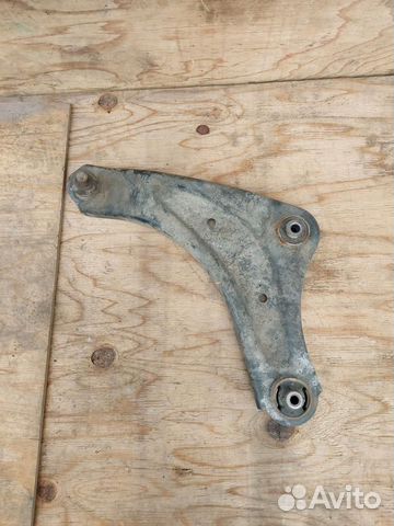 Рычаг передний левый Nissan Leaf AZE0 54501-1KA0B