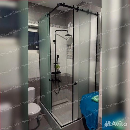 Душевой стеклянный уголок 100*100