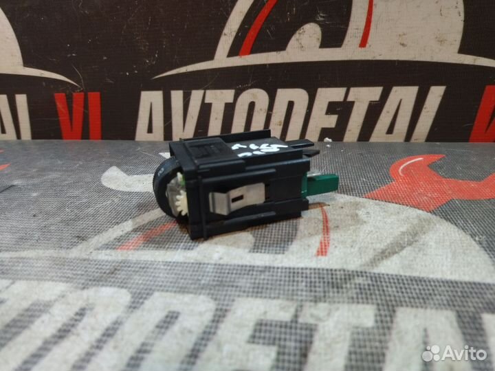 Кнопка обогрева сидений Volkswagen jetta 4