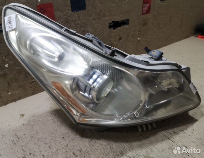 Фары Infiniti g35 v36 xenon