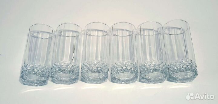 Хрустальный кувшин со стаканами