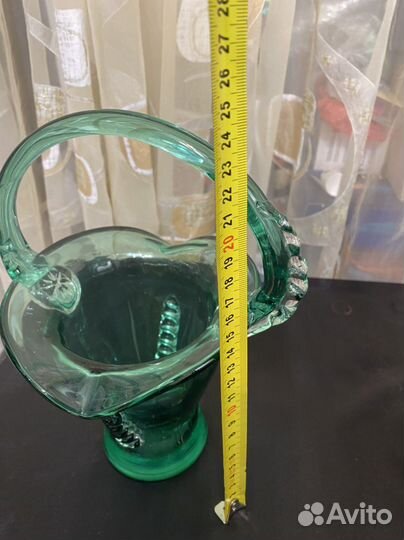 Ваза из цветного стекла