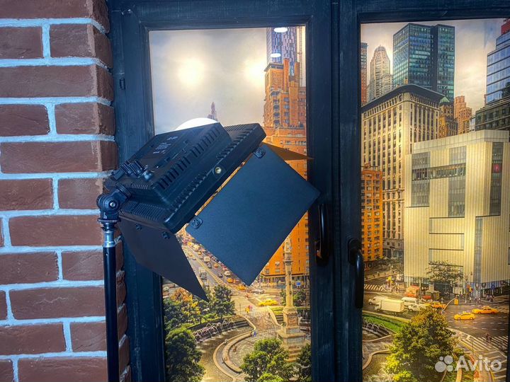 Видеосвет LED PRO 800+ новый+штатив