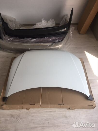 Капот Volkswagen Polo