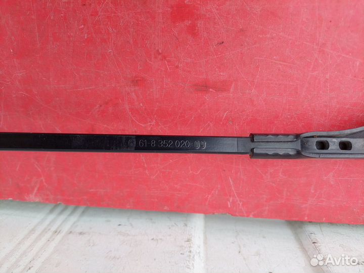 Поводок стеклоочистителя BMW E38