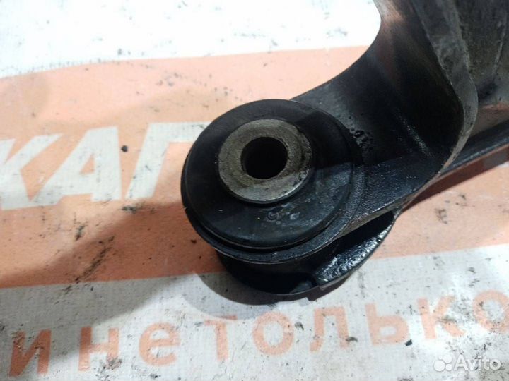 Рычаг передний правый нижний Volkswagen Golf 5
