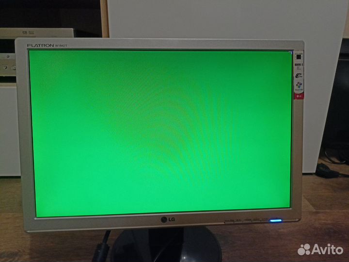 Монитор LG 19