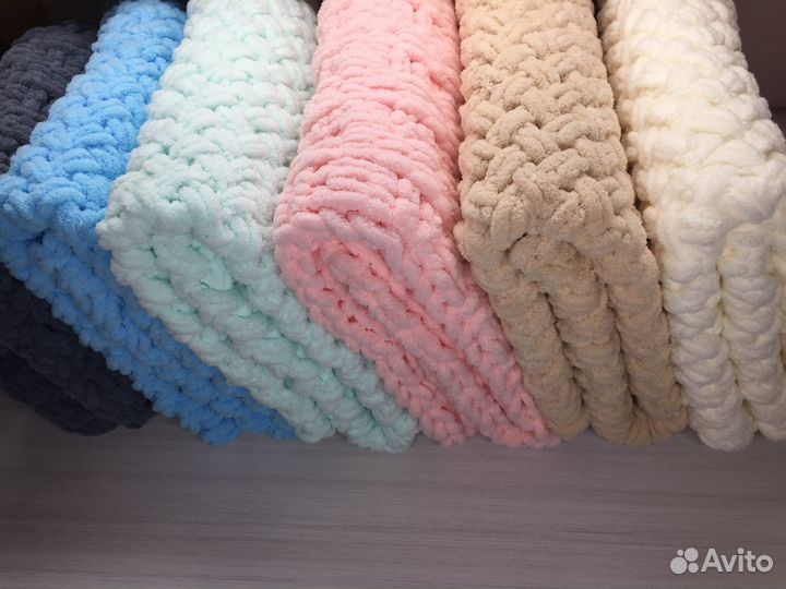 Бортики в кроватку, одеяло, уголок