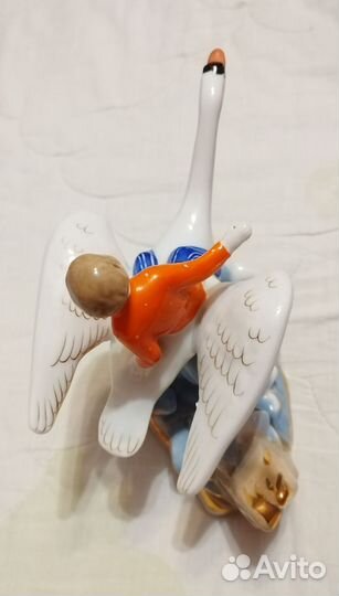 Фарфоровая статуэтка 