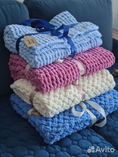 Пледы и покрывало