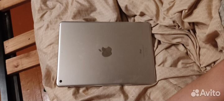 iPad 9 поколения на запчасти