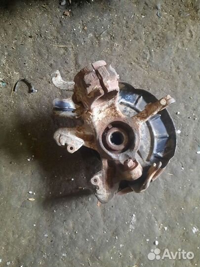 Кулак передний правый fabia 2 polo 5