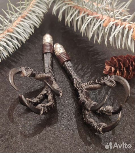 Кулон лапа, коготь ворона