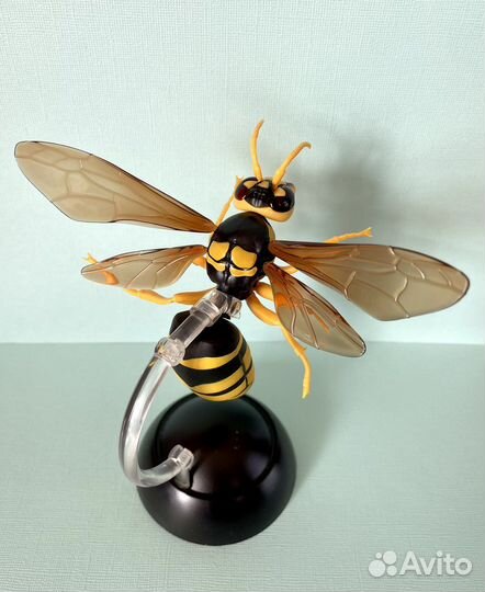 Фигурка Bandai пчела