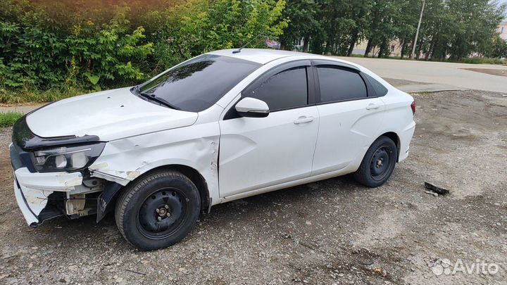 LADA Vesta 1.6 МТ, 2019, битый, 100 024 км