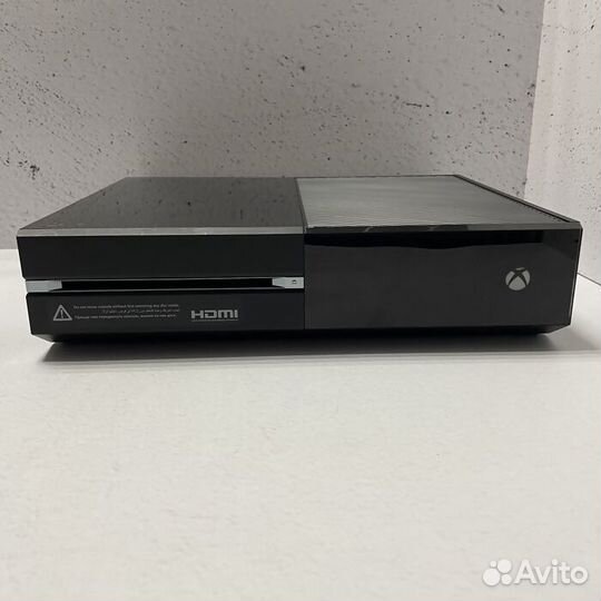 Игровая приставка Microsoft Xbox One 500 гб