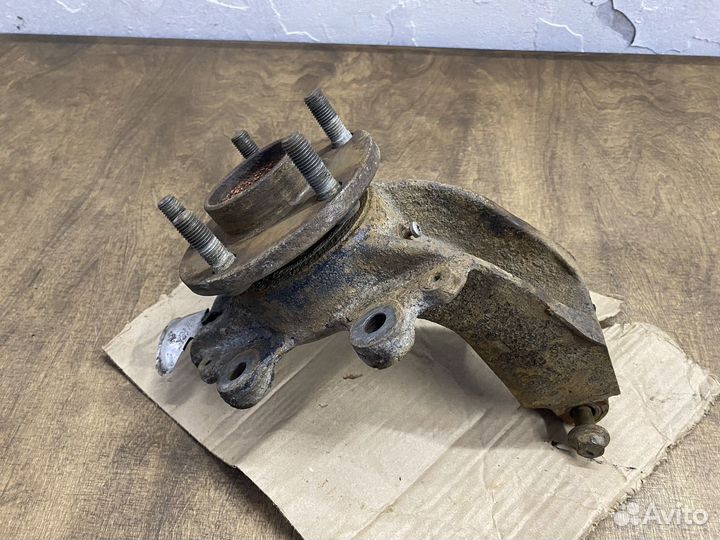 Кулак поворотный правый Ford Focus 2