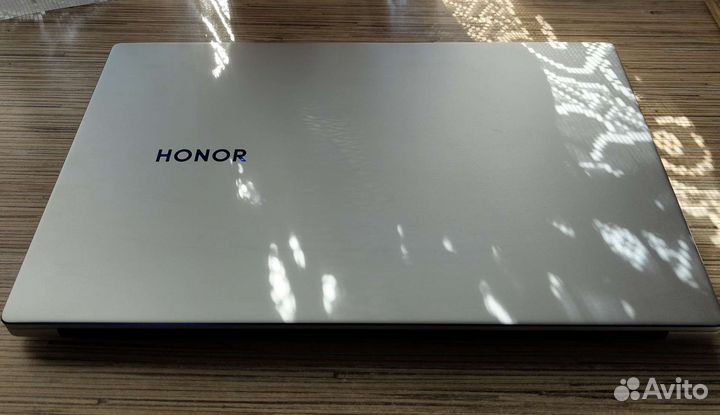 Honor MagicBook 15 AMD