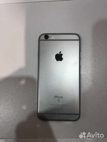 Телефон iPhone 6s