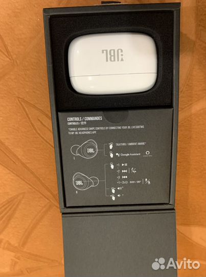 Беспроводные наушники JBL 300 tws