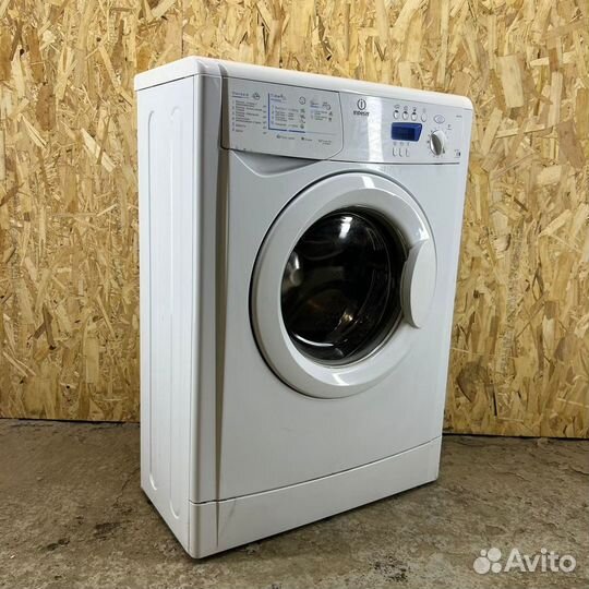 Стиральная машинка Indesit 4кг