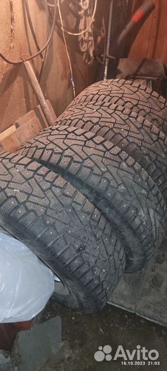 Pirelli Ice Zero 215/65 R16