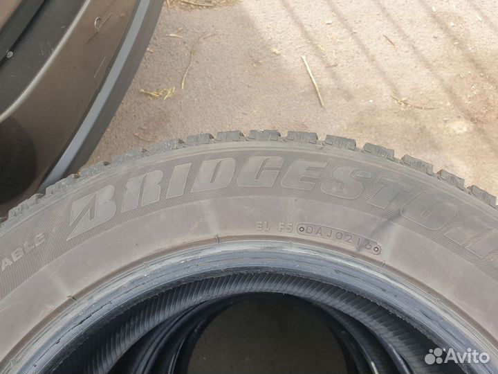 Bridgestone Blizzak Ice 225/65 R17