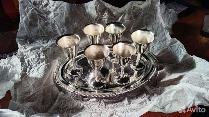 Подарочный набор рюмок с подносом 