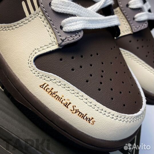 Nike Sb Dunk Low Panda Magic