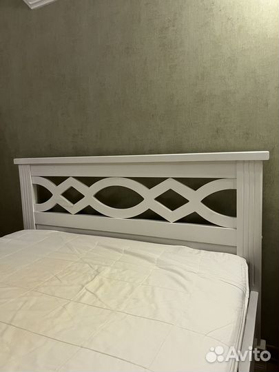 Кровать из массива дерева 120 см