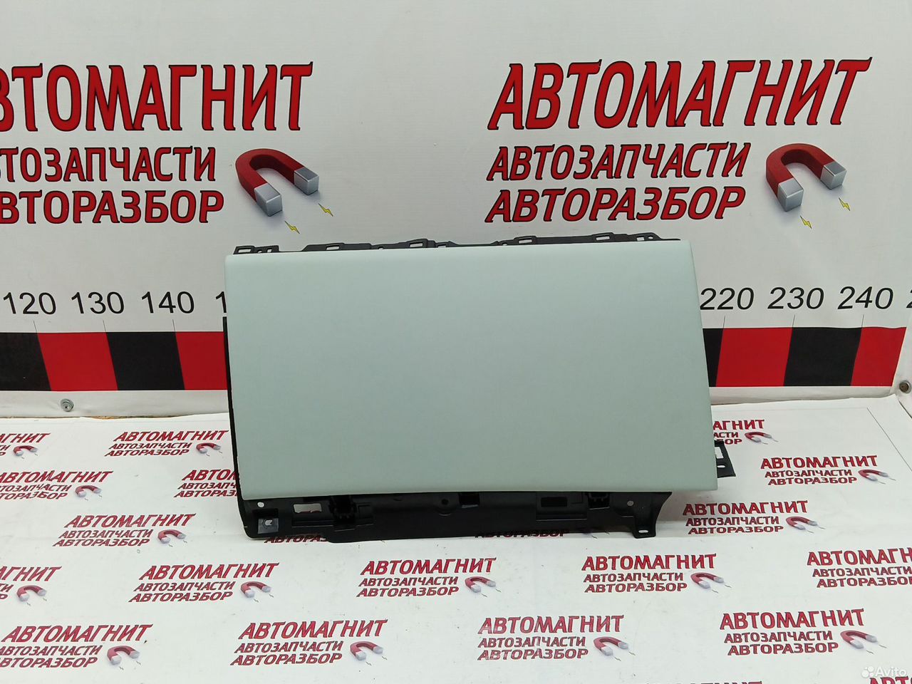 Бардачок крышка бардачка Zeekr 001 рестайл