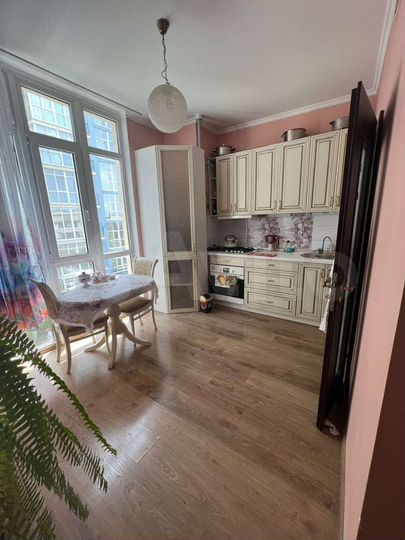 2-к. квартира, 55 м², 3/10 эт.