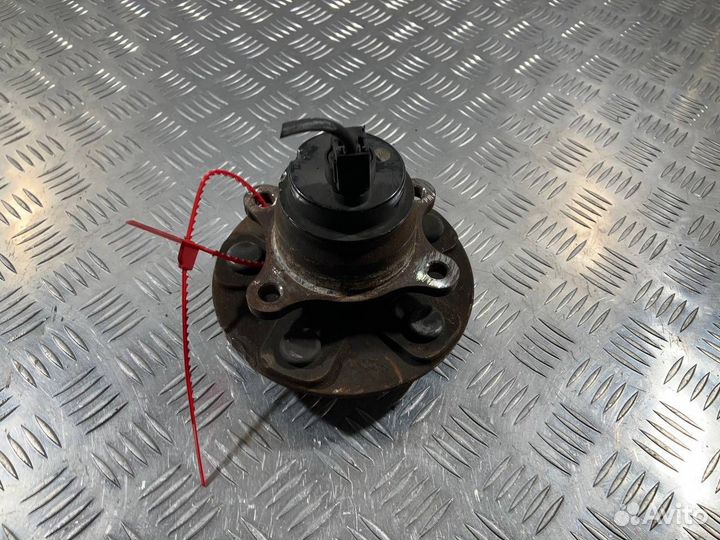 Ступица передняя левая Lexus LS 4 рест. 2010