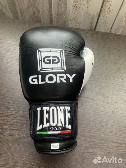 Боксерские перчатки leone glory